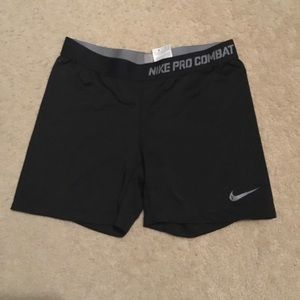 💕Previously loved Nike combat black shorts💕